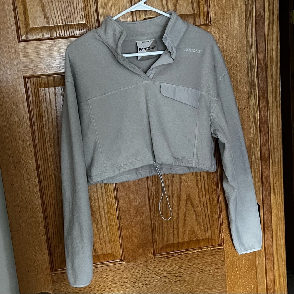 Pantone Cropped Fleece
